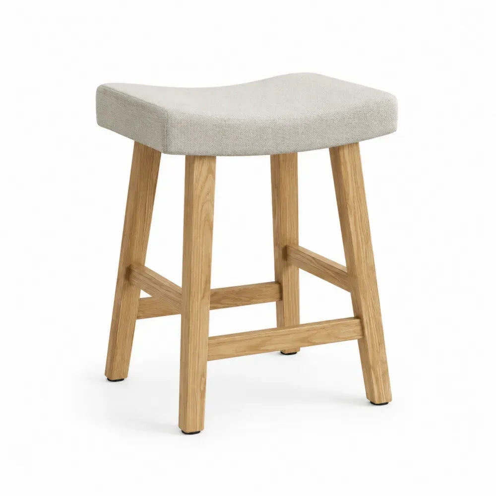 Taburete bajo con asiento rectangular tapizado en poliéster beige y estructura de madera maciza de roble natural 40 x 30 x 45 cm